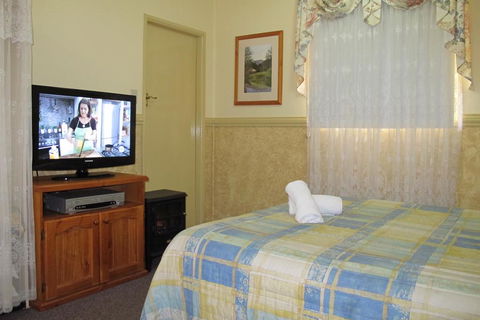 Cedar Lodge Cabins - Internet Find 3