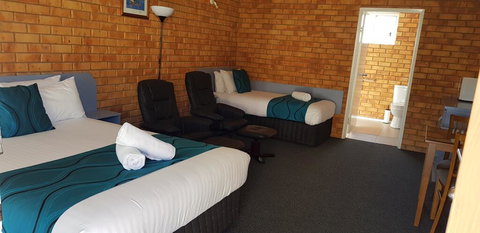 Centrepoint Motel Deniliquin - Internet Find 0