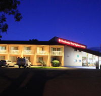 Charbonnier Motor Inn - Internet Find
