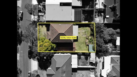 Charming Home In Sydney - Internet Find 3