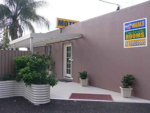 Chinchilla Motel - Internet Find 0