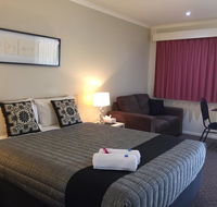 Chinchilla White Gums Motor Inn - Internet Find