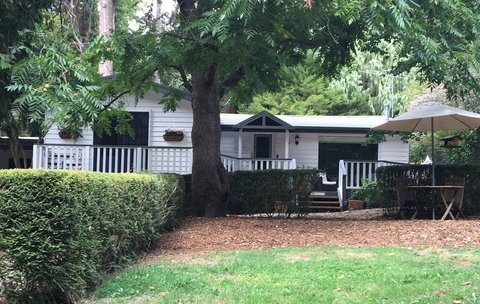 Clarendon Cottages - Internet Find 2