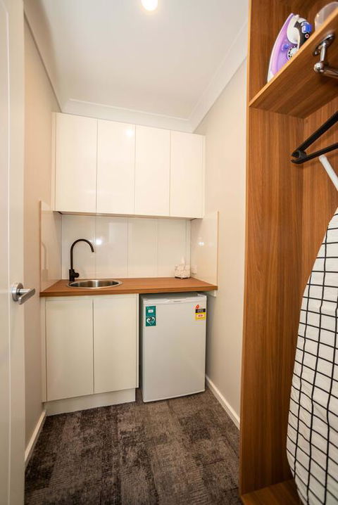 Clarinda Street Apartments - Internet Find 3
