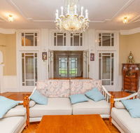 Classic 5 Beds Mt Dandenong Resort - Internet Find