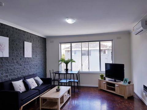 Clayton Apartment - Internet Find 0