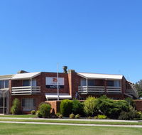 cluBarham Motel - Internet Find