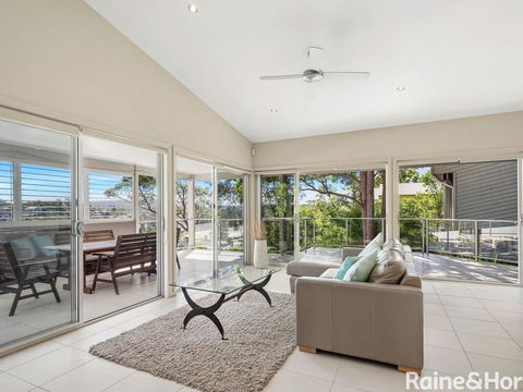 Coast - 3/42 Avoca Drive, Avoca Beach - Internet Find 0