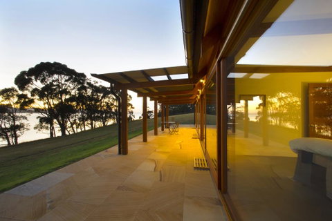 Coast House Tasmania - Internet Find 3