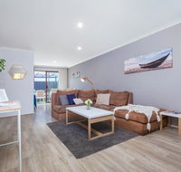 Coastal convenience Walk to the shops  cafes... - Internet Find