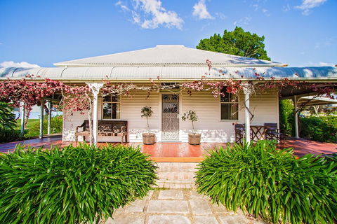 Cockfighters Ghost Vineyard Accommodation - Internet Find 0