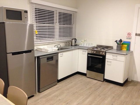 Colonial Lodge Motor Inn - Internet Find 1