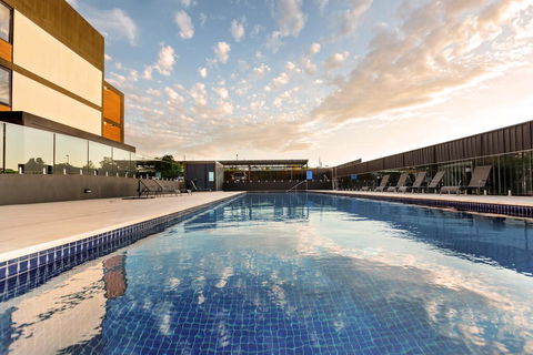 Colour & Swank At The Mill In The Heart Of CBD! - Internet Find 3