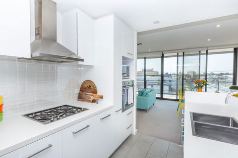 Colour & Swank At The Mill In The Heart Of CBD! - Internet Find 1