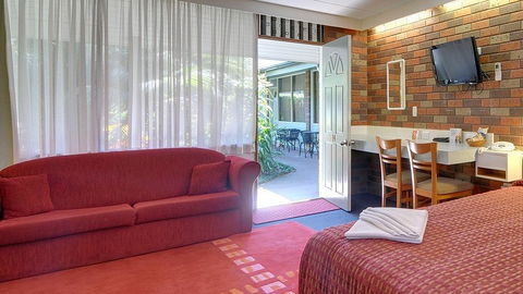 Comfort Inn Cedar Lodge - Internet Find 3
