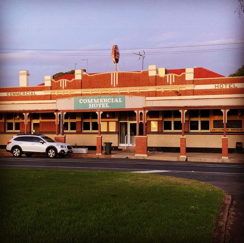 Commercial Hotel - Internet Find 3