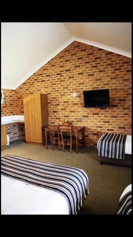 Condobolin Motor Inn - Internet Find 3