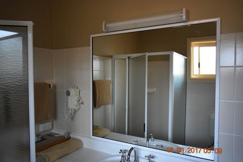 Cooee Motel - Internet Find 1
