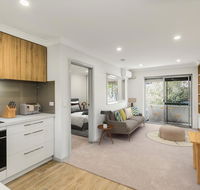 cool quiet modern secure walking distance to Perth and landmarks - Internet Find