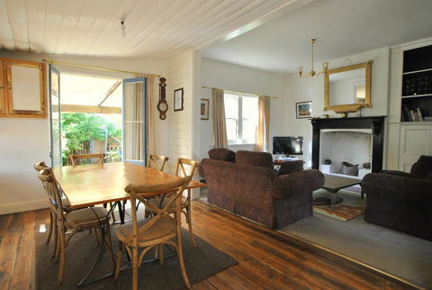 Cooma Cottage - Internet Find 1