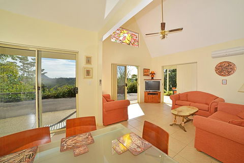 Cooroy Country Cottages - Internet Find 2