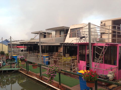 Corroboree Houseboats - Internet Find 0