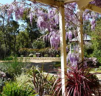 Country Charm Retreat BB - Internet Find