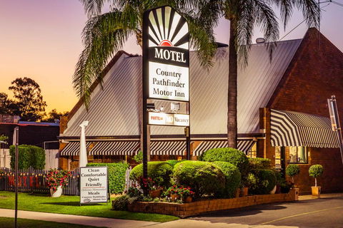 Country Pathfinder Motor Inn - Internet Find 0