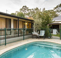 Courtsidecottage Bed and Breakfast - Internet Find