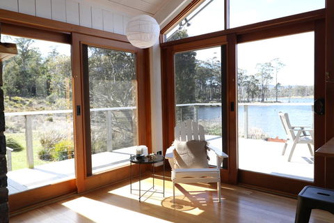 Currawong Lakes Tasmania - Internet Find 3