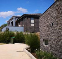 Delicate and Peaceful Bundoora Townhouse 11 - Internet Find