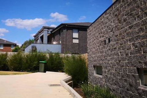 Delicate And Peaceful Bundoora Townhouse 11 - Internet Find 0
