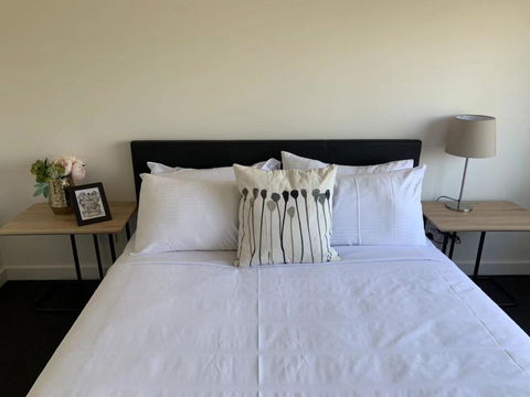 Delicate And Peaceful Bundoora Townhouse 11-R3 - Internet Find 0