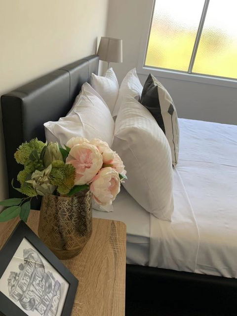 Delicate And Peaceful Bundoora Townhouse 13-R3 - Internet Find 3