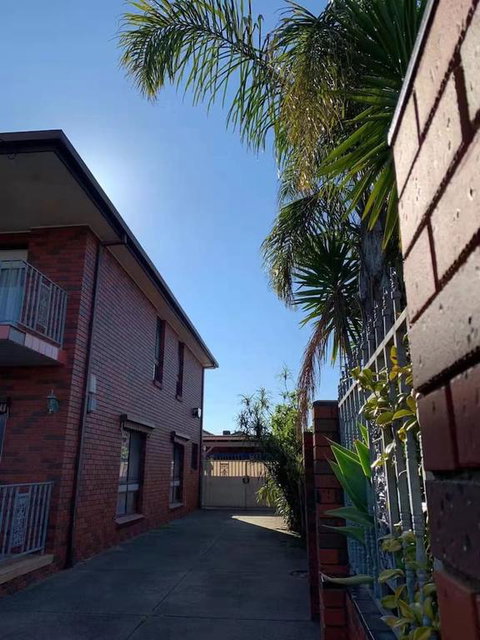 Delightful Bedroom In Bentleigh East - Internet Find 3