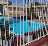 Desert Sand Motor Inn - Internet Find