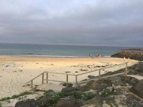 Discover Warilla - Bright And Airy Townhouse Near The Beach And Lake - Internet Find 0