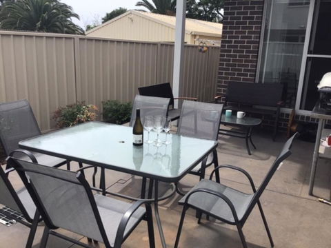 Discover Warilla - Bright And Airy Townhouse Near The Beach And Lake - Internet Find 2