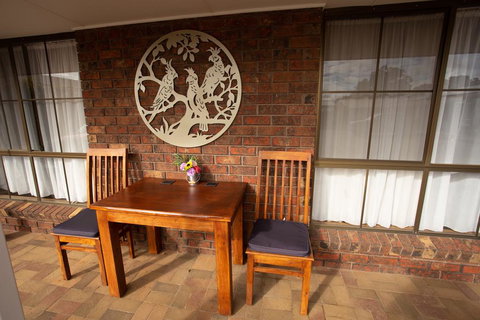 Donald Motor Lodge - Internet Find 1