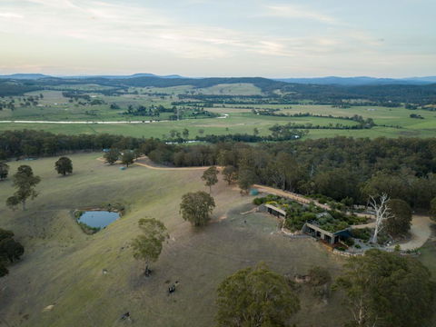 Down To Earth Farm Retreat - Internet Find 0