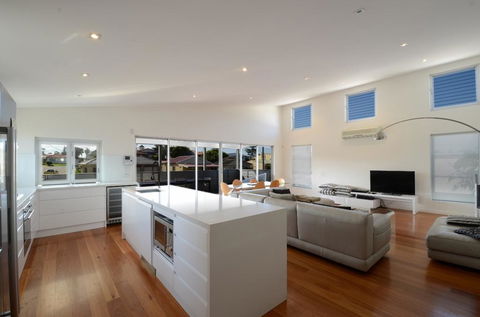 Dream Catcher Beach House - Shellharbour - Internet Find 2