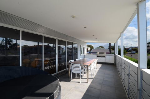 Dream Catcher Beach House - Shellharbour - Internet Find 1
