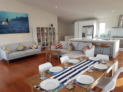 Dream Catcher Beach House - Shellharbour - Internet Find 0