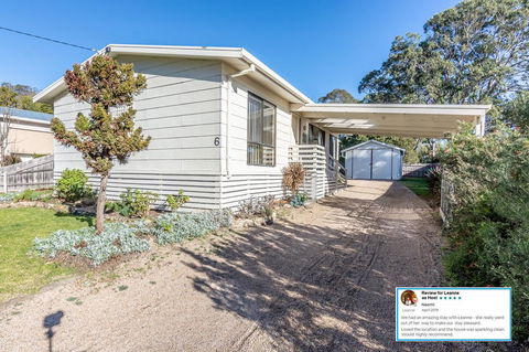 Eagle Bay Cottage - Internet Find 0