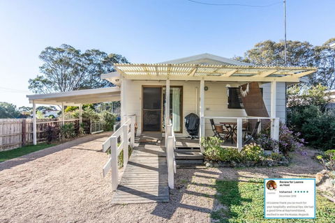 Eagle Bay Cottage - Internet Find 3