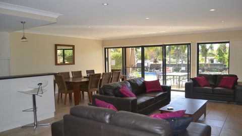 ELSINOR Townhouse 7 Mulwala - Internet Find 1