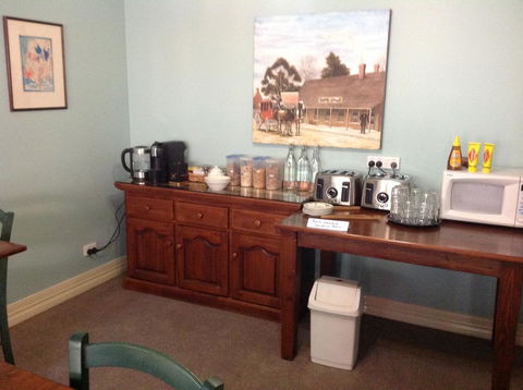 Emeu Inn Bed & Breakfast - Internet Find 3