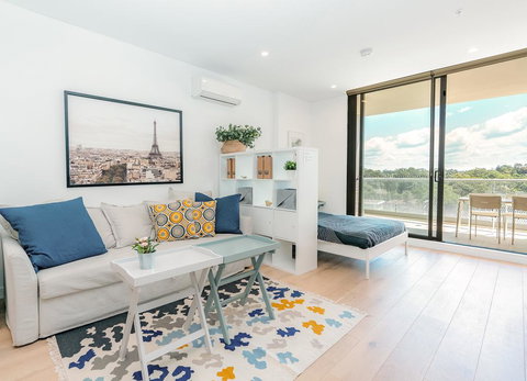 EP22-Brand New Modern Studio In Epping - Internet Find 1