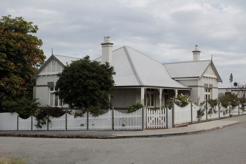 Evelyn House - Internet Find 0