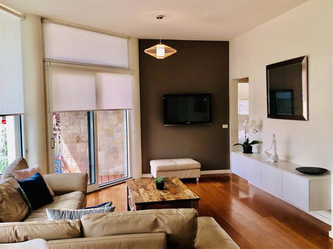 Exclusive Anglesea River Beach Apartment - Internet Find 0